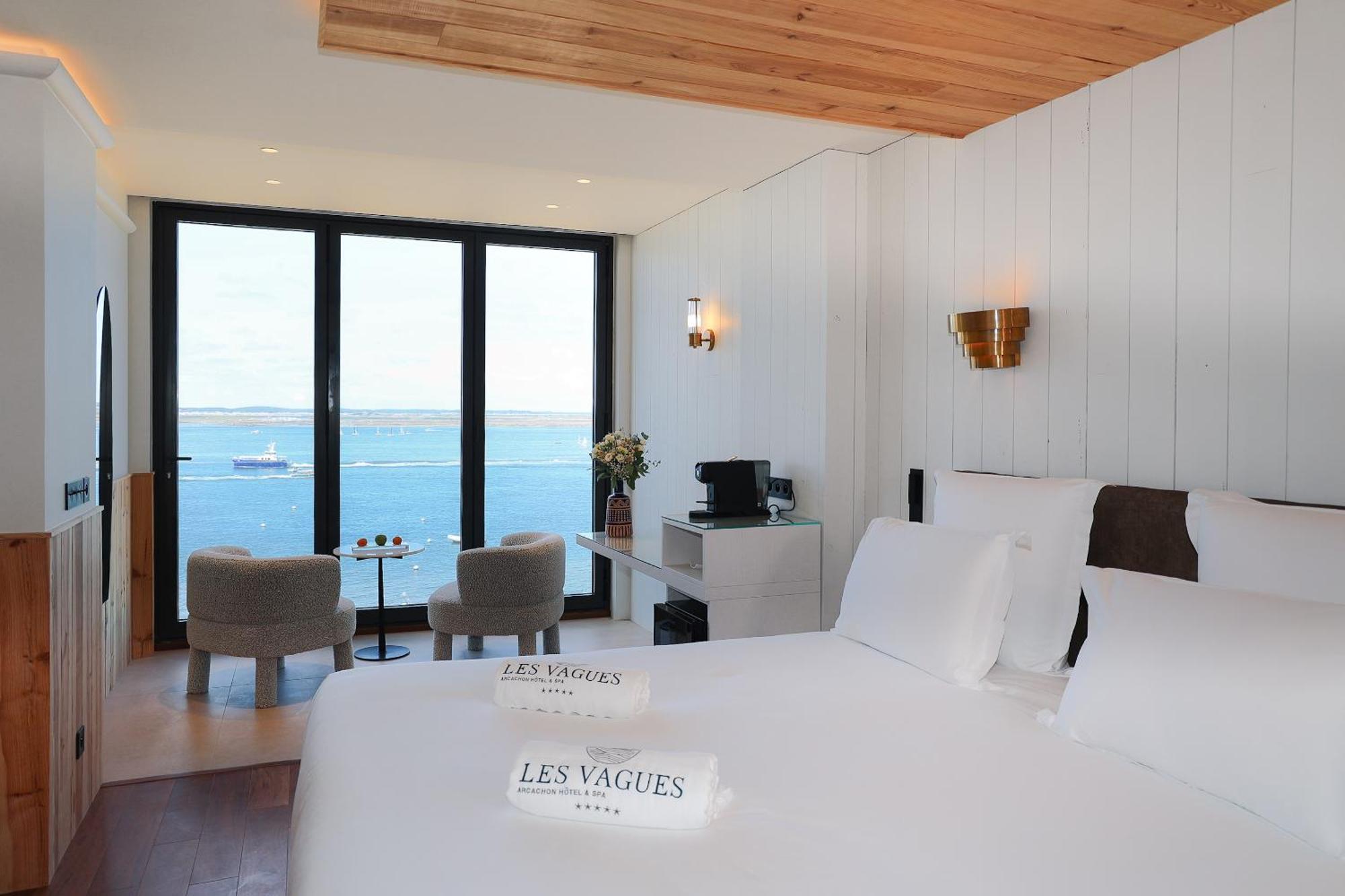 Les Vagues Hotel & Spa 阿卡雄 外观 照片