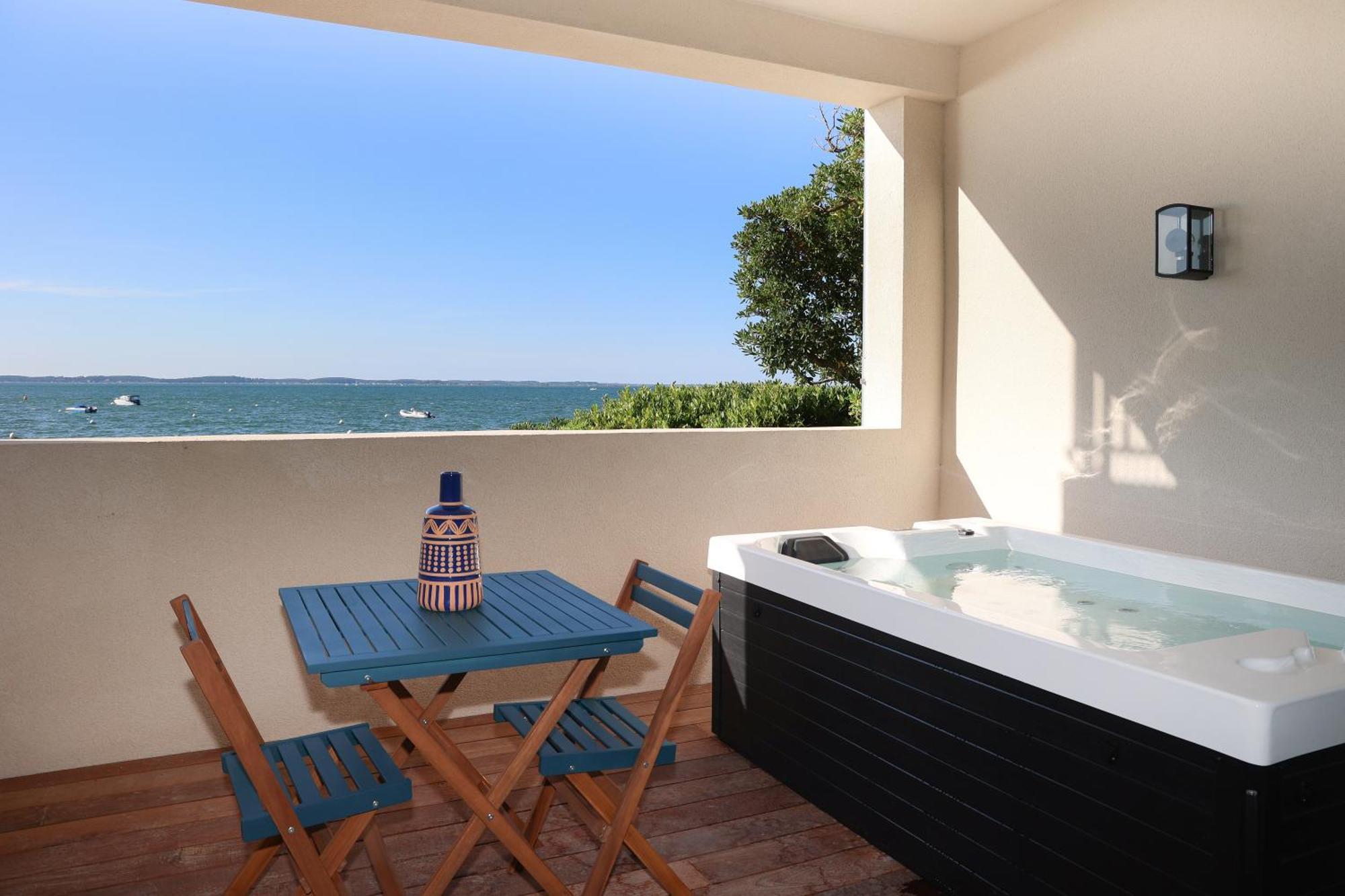 Les Vagues Hotel & Spa 阿卡雄 外观 照片