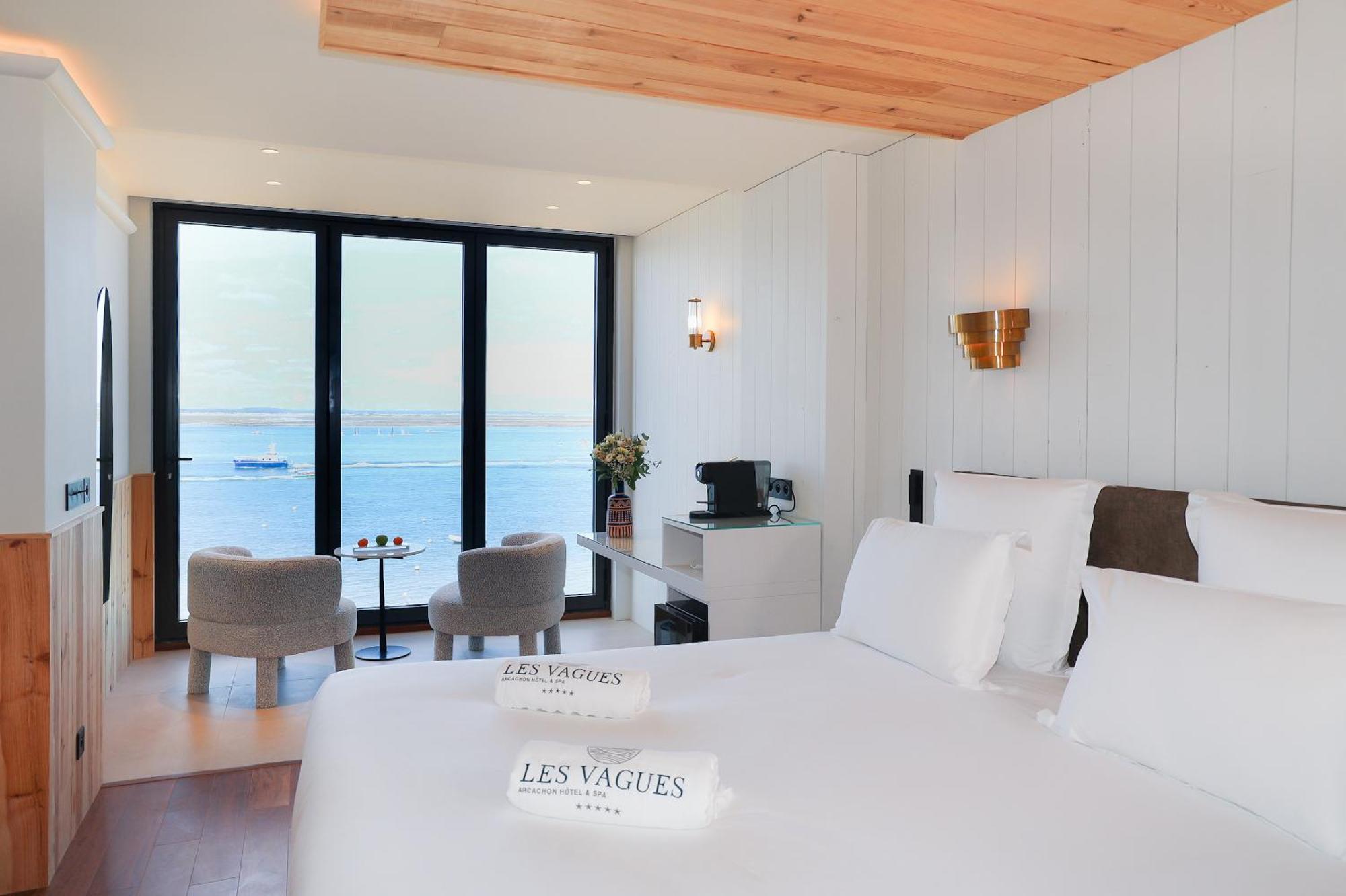 Les Vagues Hotel & Spa 阿卡雄 外观 照片