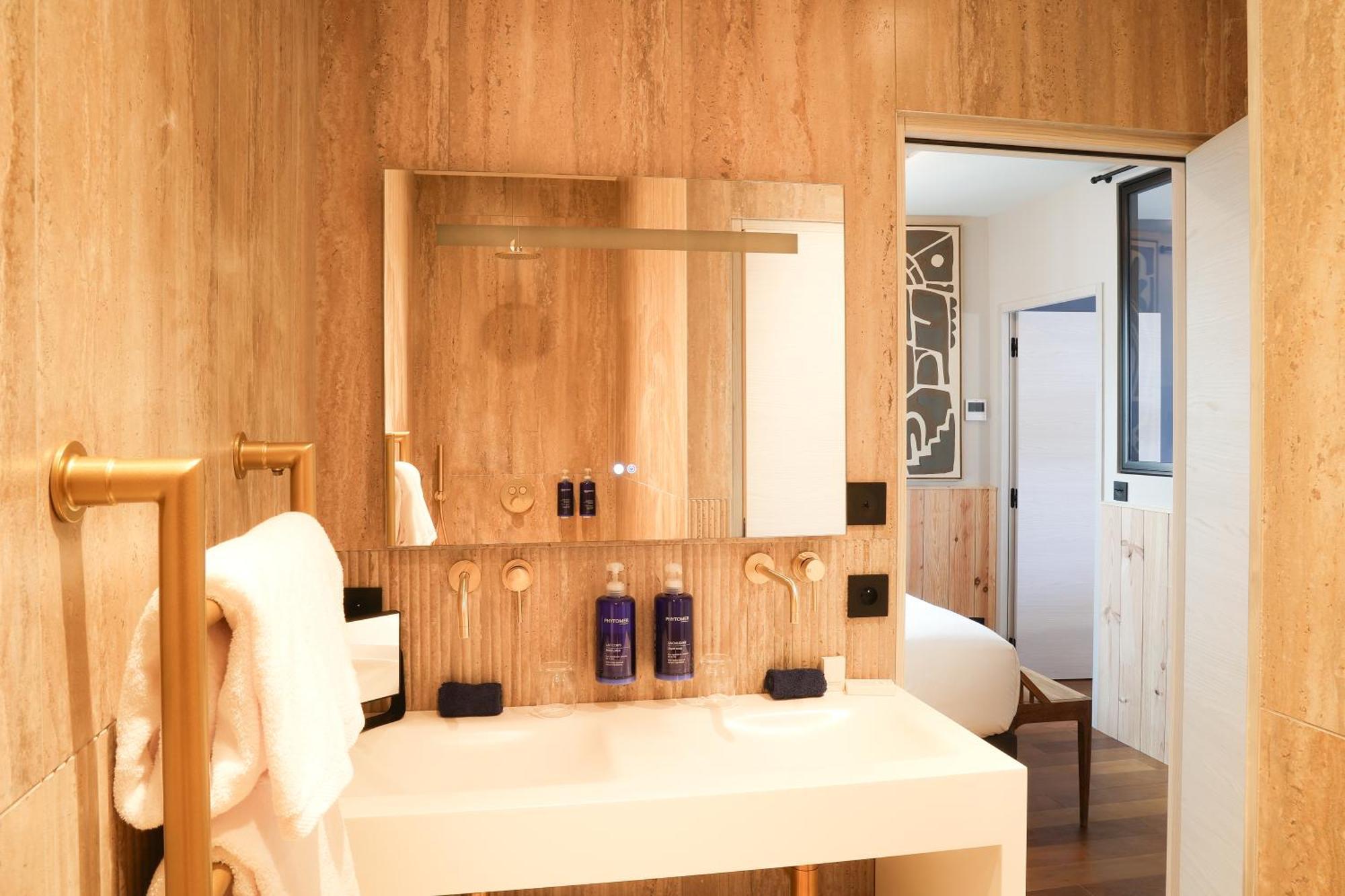 Les Vagues Hotel & Spa 阿卡雄 外观 照片