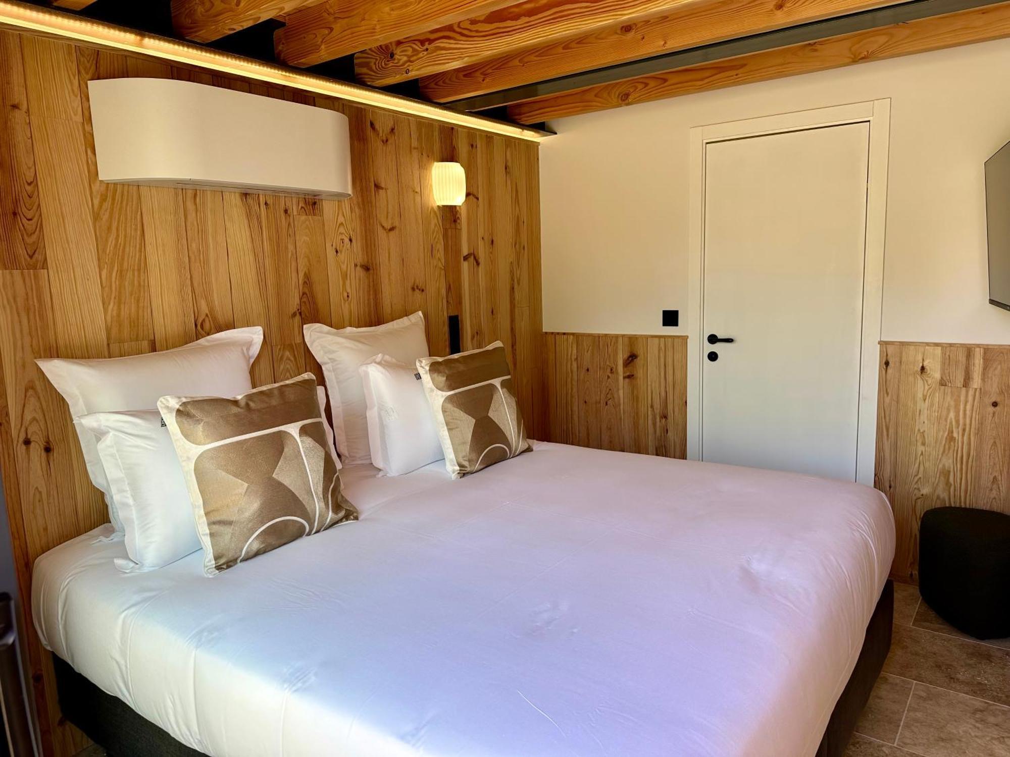 Les Vagues Hotel & Spa 阿卡雄 外观 照片