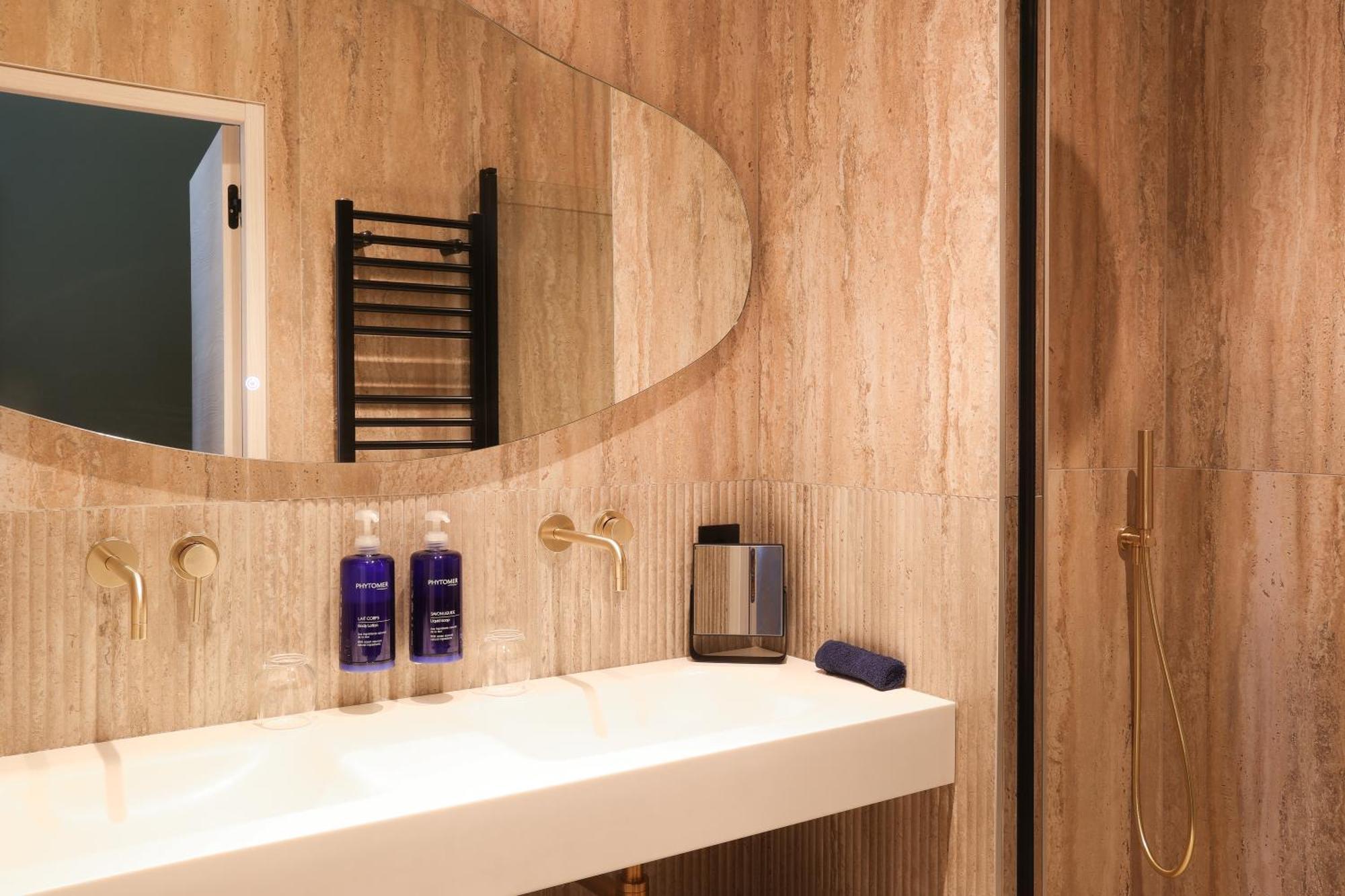 Les Vagues Hotel & Spa 阿卡雄 外观 照片